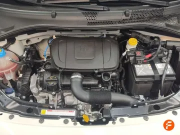 Car image 32