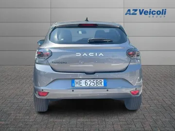 Car image 4