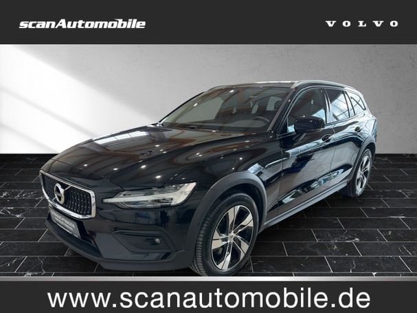 Volvo V60 Cross Country Pro AWD 145 kW image number 2