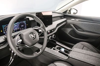 Car image 37