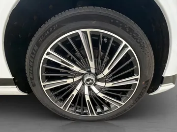 Car image 38