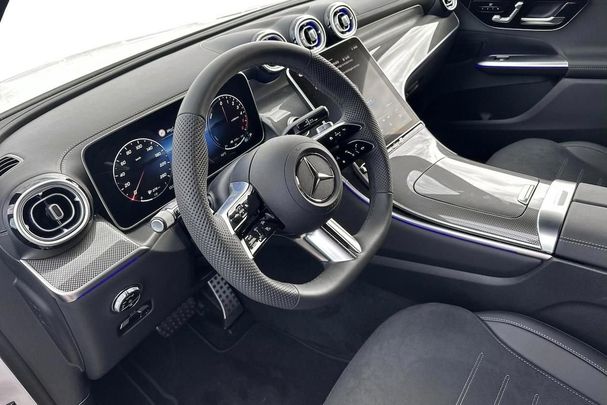 Mercedes-Benz GLC 300 de AMG Premium 245 kW image number 6