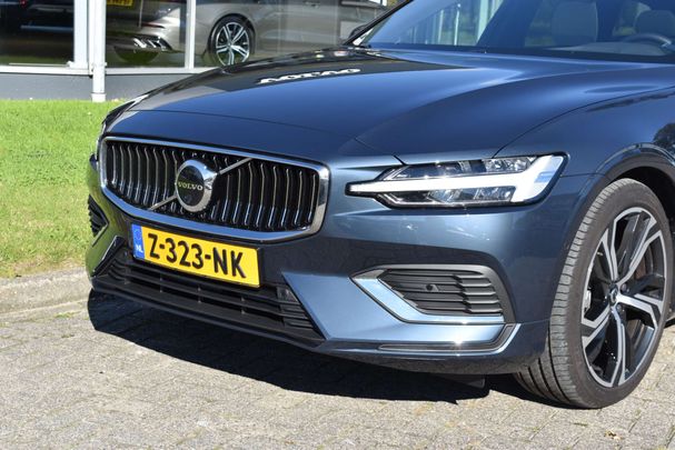 Volvo V60 T6 Recharge AWD Plus 257 kW image number 4