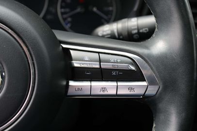 Car image 30