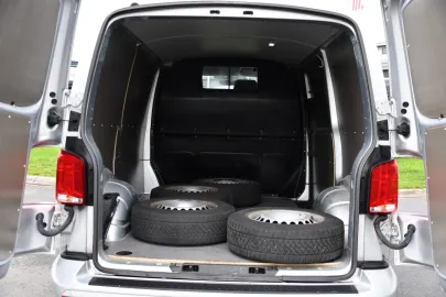 Car image 37