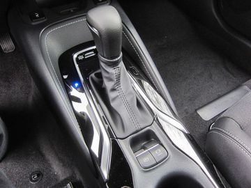 Car image 9