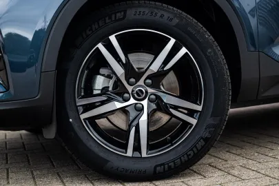 Car image 37