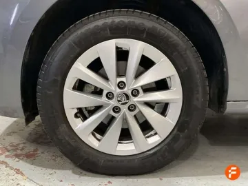 Car image 35