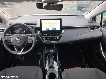 Car image 28