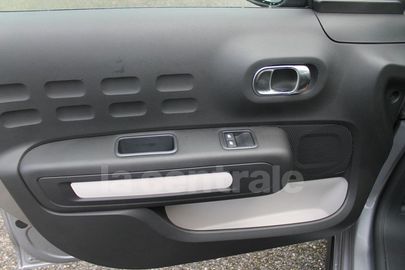 Car image 40