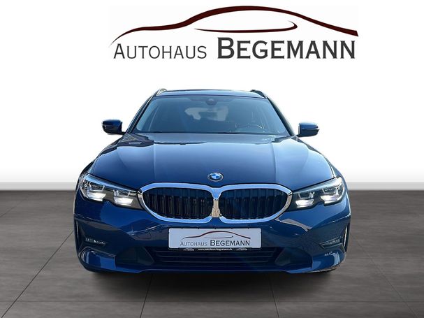 BMW 320d Touring xDrive Advantage 140 kW image number 8