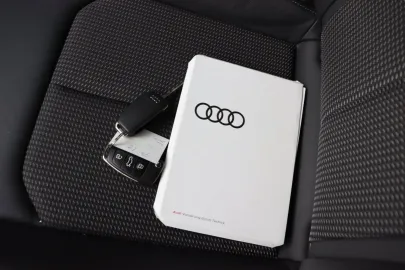 Car image 31