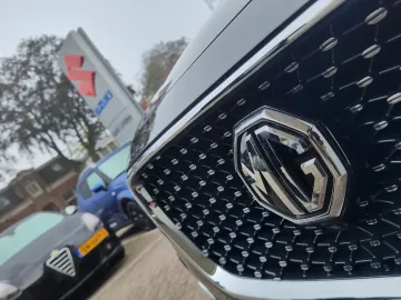 Car image 40