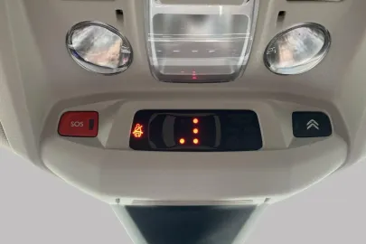 Car image 36