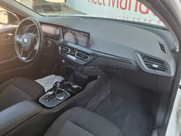 Car image 38