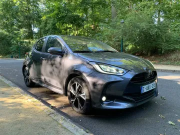 Car image 2