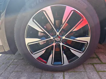 Car image 22