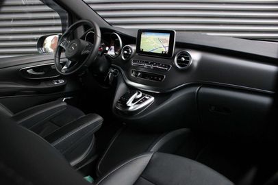 Car image 36