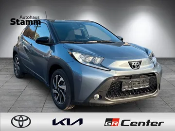 Car image 2