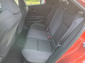 Car image 13