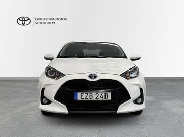 Car image 2
