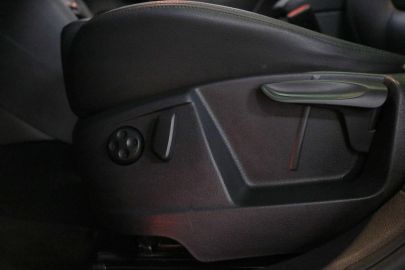 Car image 33