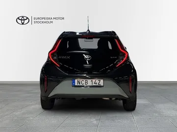 Car image 3