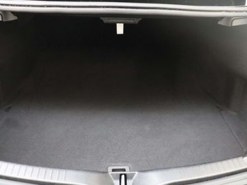 Car image 32