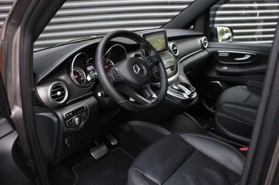 Car image 31