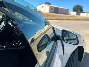 Car image 32