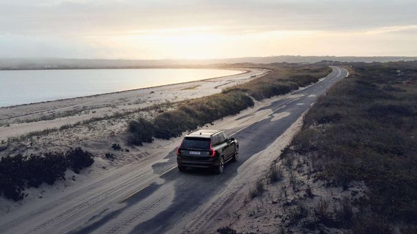 Volvo XC90 Plug-in Hybrid T8 Ultra Dark AWD 335 kW image number 9