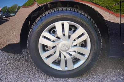 Car image 29