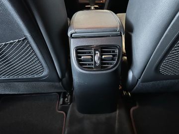 Car image 37