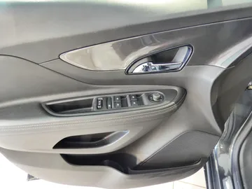 Car image 27