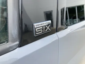 Car image 24