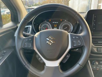 Car image 11