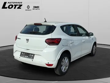 Car image 3