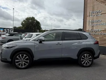 Car image 4