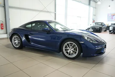 Car image 3