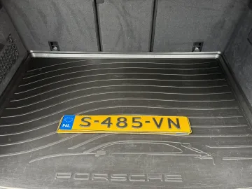 Car image 34