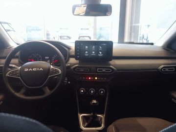 Car image 12