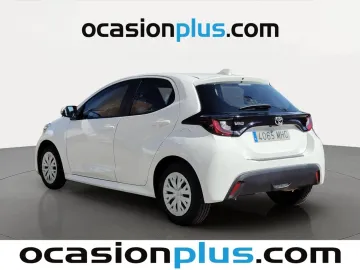 Car image 4