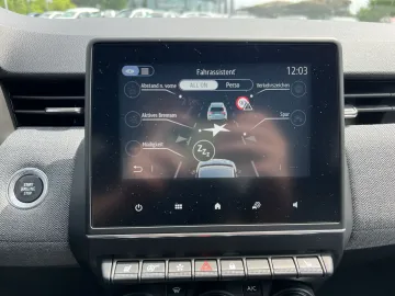 Car image 30