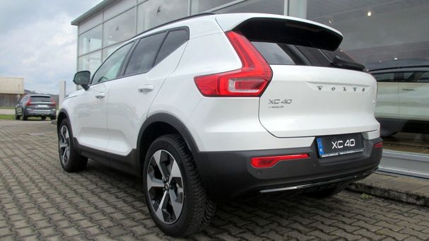 Volvo XC40 B4 Ultimate Dark 145 kW image number 2