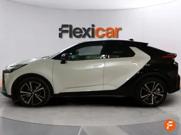 Car image 4
