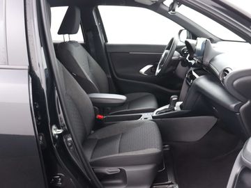 Car image 30