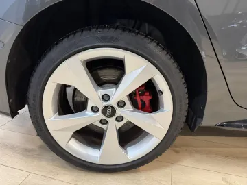 Car image 43