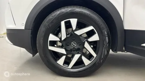 Car image 20