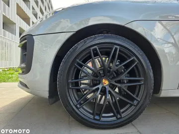 Car image 40