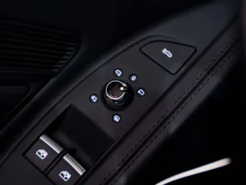 Car image 41